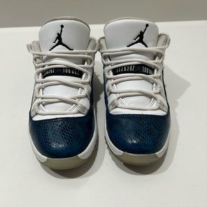 Jordan 11 low snakeskin
